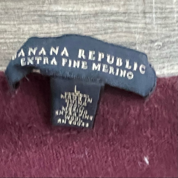 Banana Republic extra fine merino wool sweater, size L - Picture 2 of 2